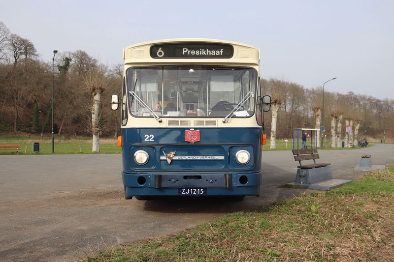 Rondrit met museumbussen door Arnhem